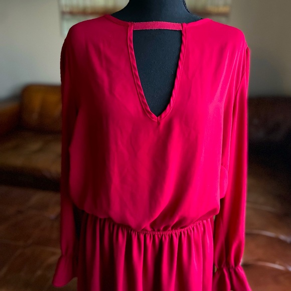 Bright Red Beautiful Dress Midi with Long Sleeves Detail on the Front - Picture 8 of 16